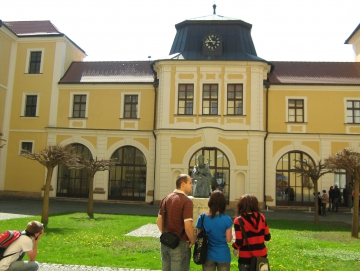 2010 město s Jůnovými