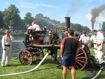 2009 Parostroje na nábřeží