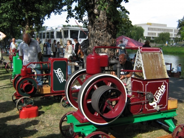 2009 Parostroje na nábřeží